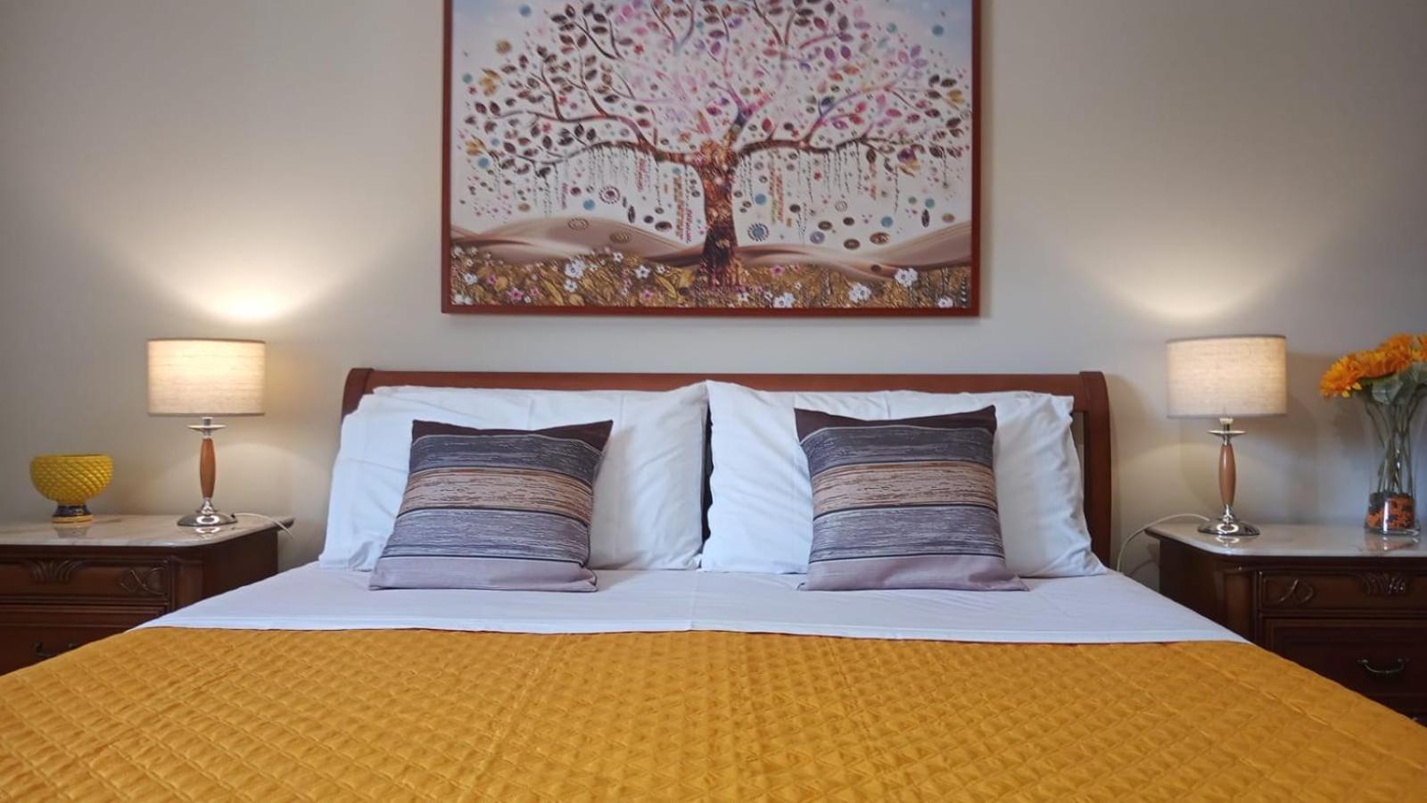 Apartamento Lorenzo Guest With Free Private Parking-- Cantieri Culturali Palermo